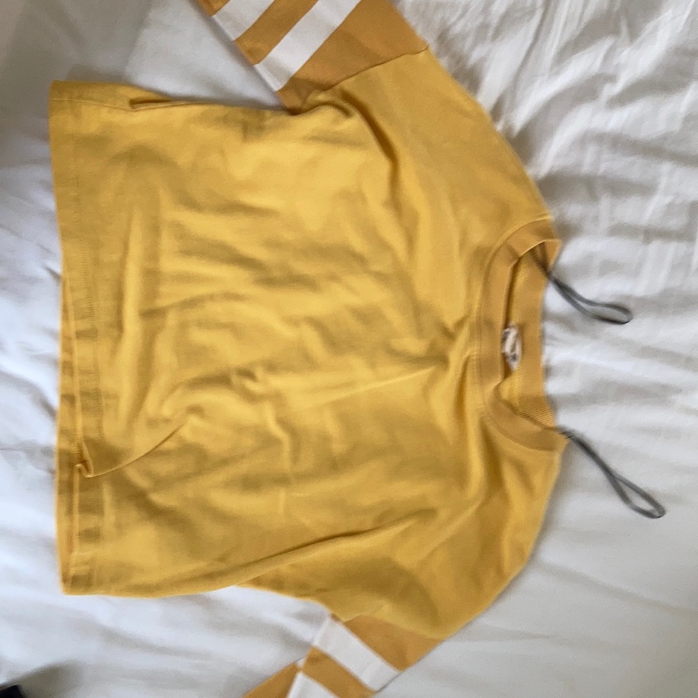 Yellow striped crop